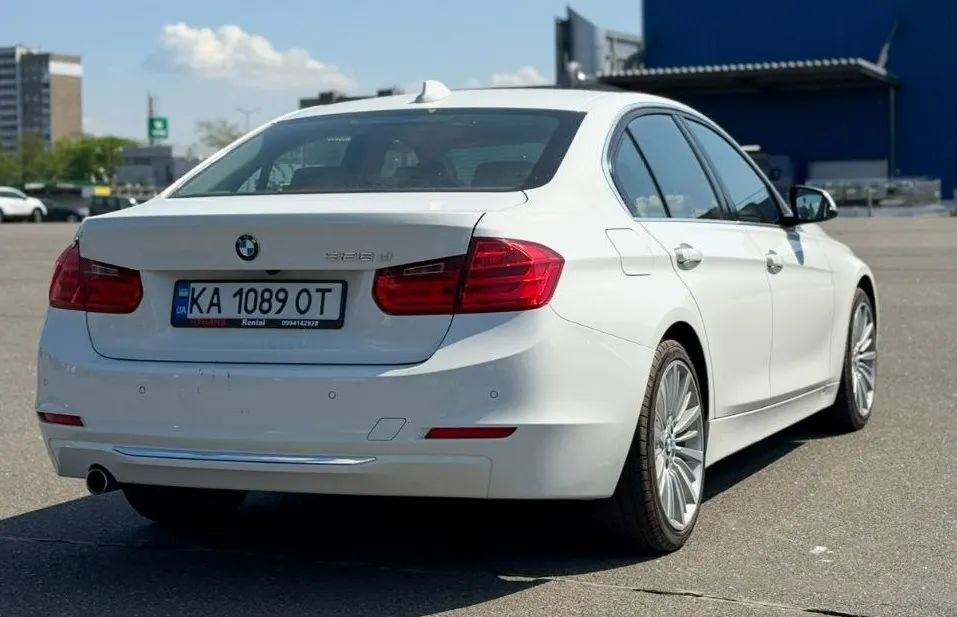 BMW 328d 2013 из парка аренды KTRANS