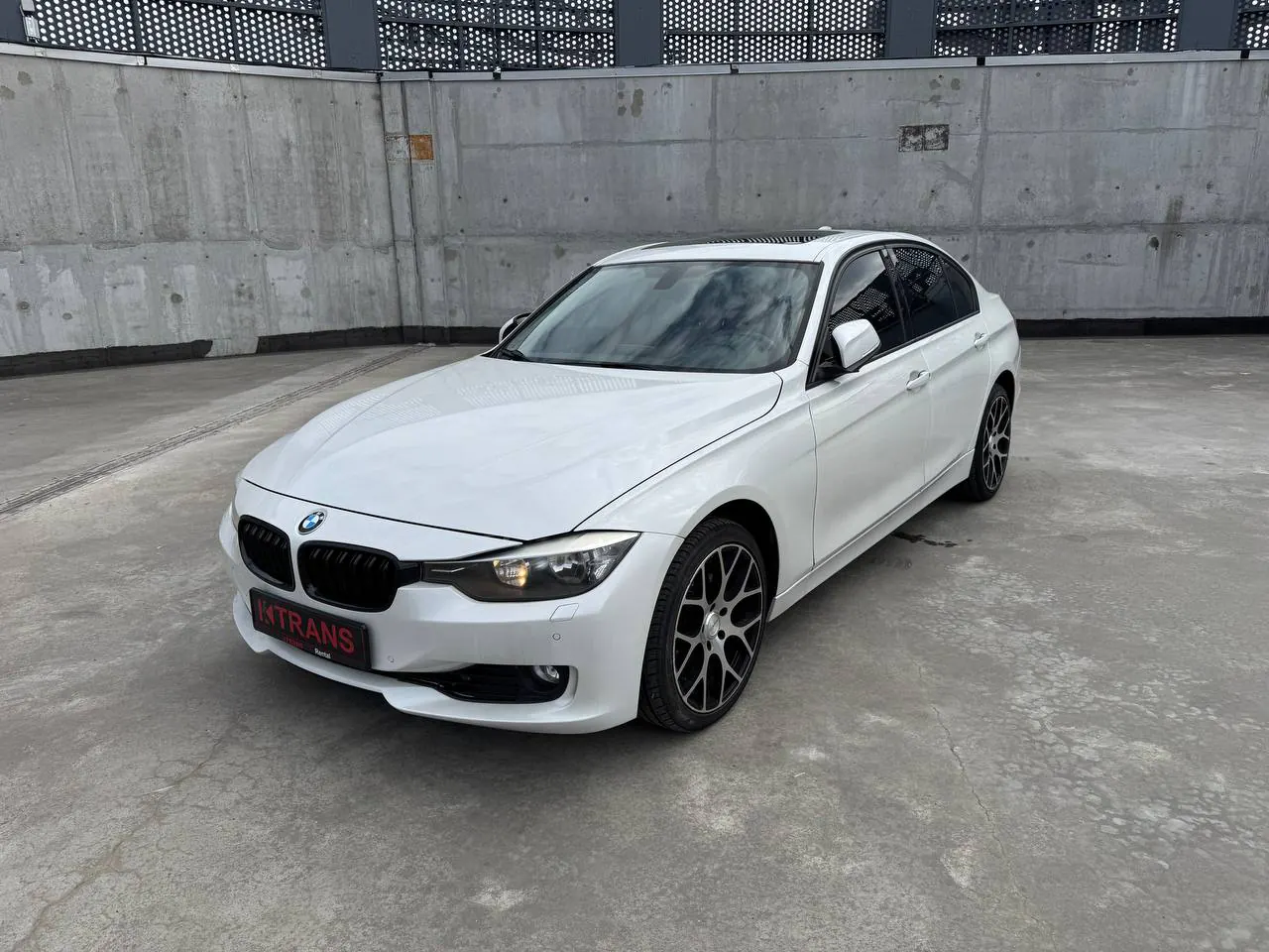 BMW 328i 2012 из парка аренды KTRANS