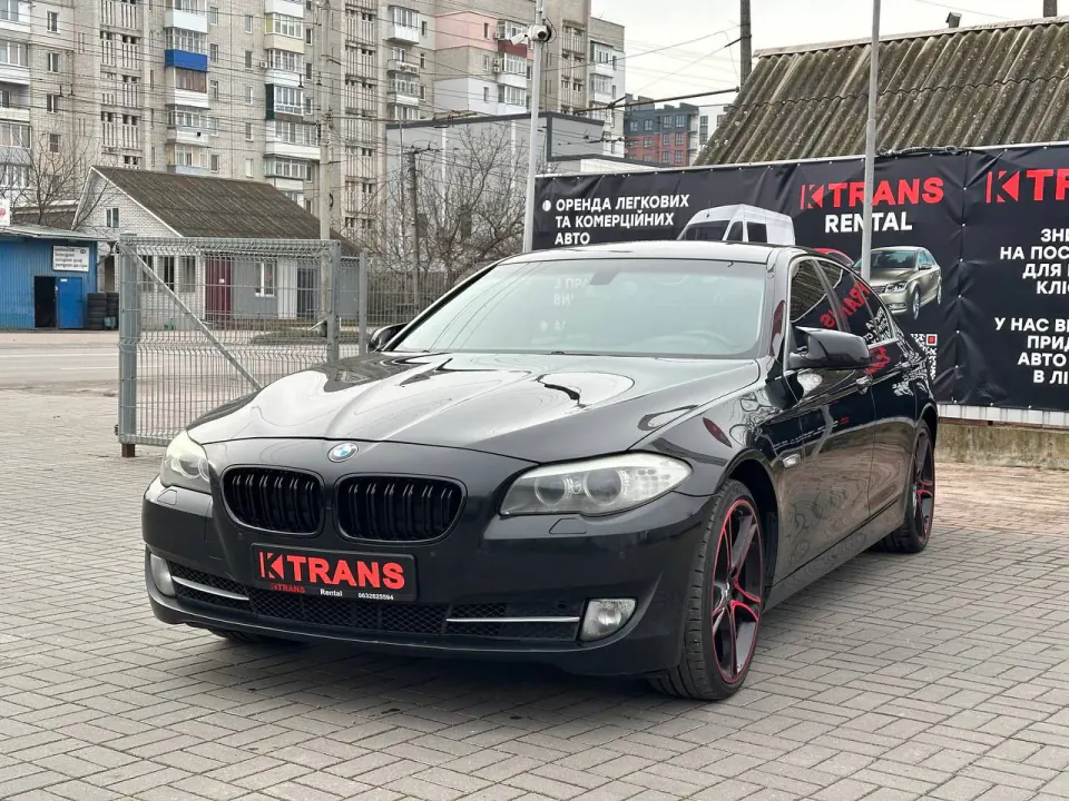 BMW 520i 2012 из парка аренды KTRANS