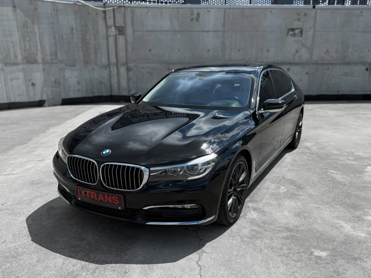 BMW 740l 2016 из парка аренды KTRANS