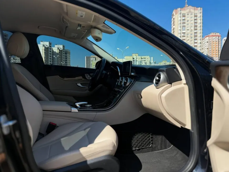 Mercedes-Benz C300 2015 из парка аренды KTRANS