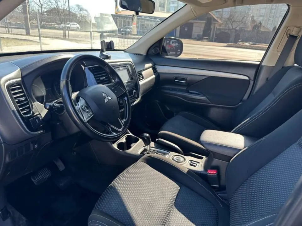 Mitsubishi Outlander 2015 из парка аренды KTRANS
