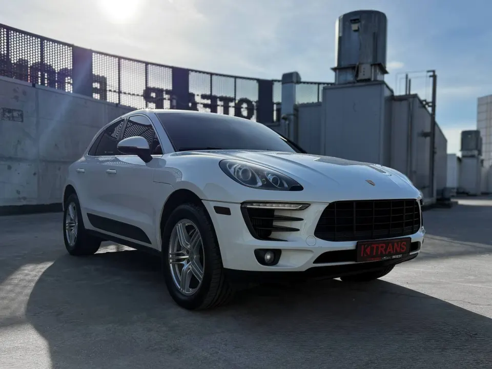 Porsche Macan 2014 from the KTRANS rental fleet