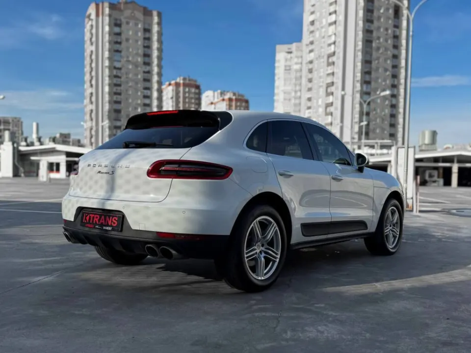 Porsche Macan 2014 from the KTRANS rental fleet