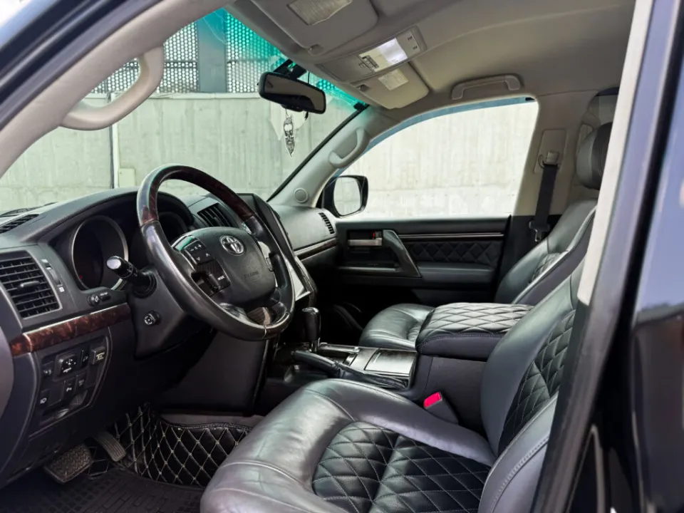 Toyota LC 200 2009 from the KTRANS rental fleet