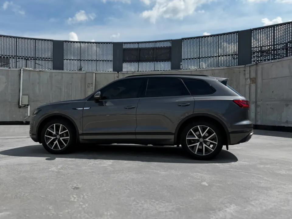 Volkswagen Touareg 2021 from the KTRANS rental fleet
